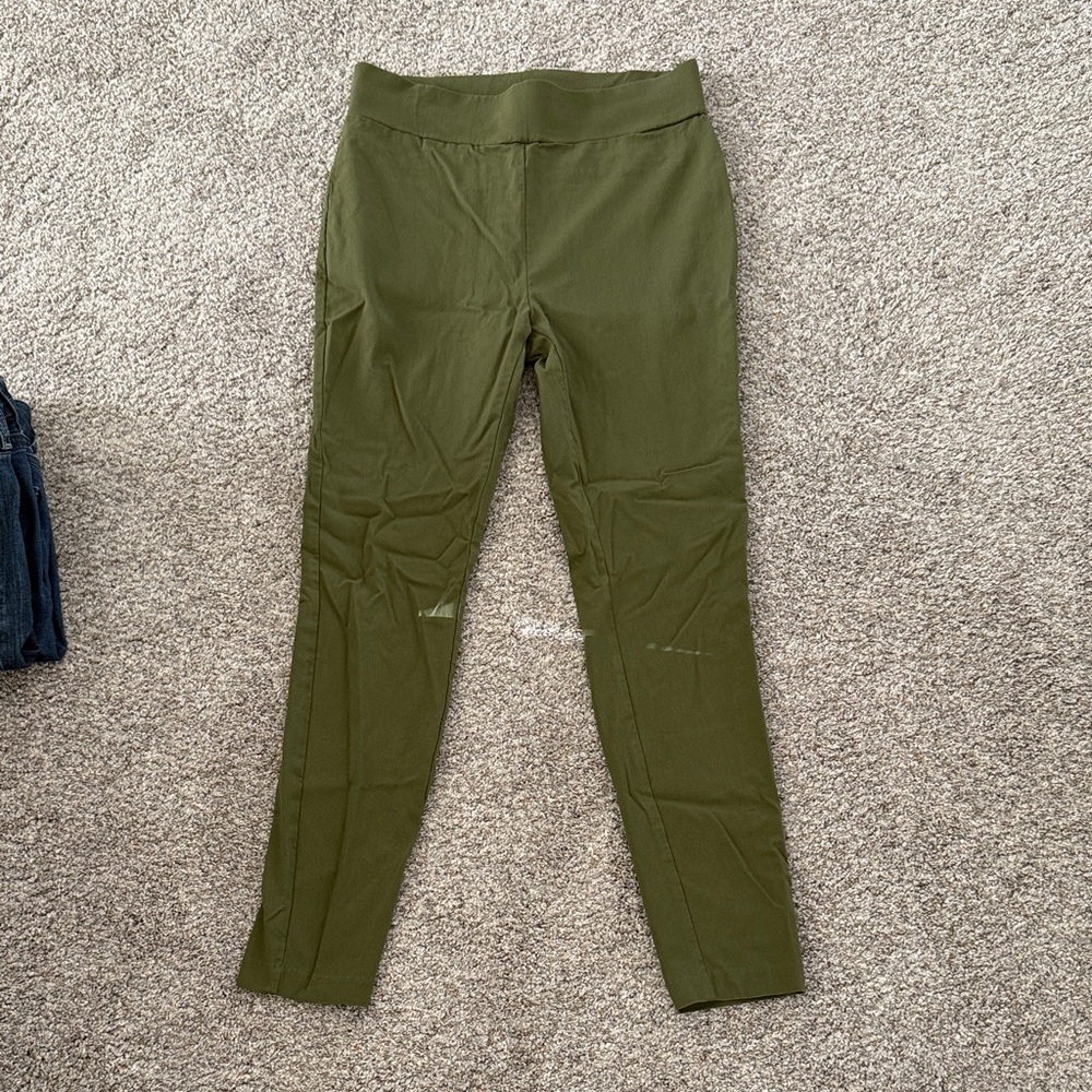Passports Women’s Green Pull On Skinny Pants Medium
